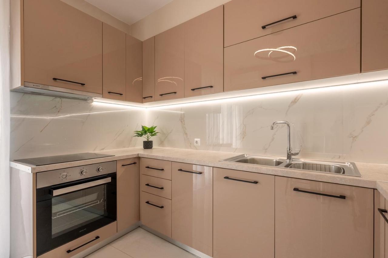 Nk Luxury Apartments Превеза Екстериор снимка
